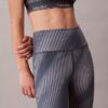 Leggings a vita alta 7/8 con stampa sportiva moderna
