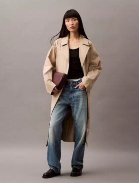 Maglietta a maniche lunghe slim fit in cotone a costine Maglietta a maniche lunghe slim fit in cotone a costine
