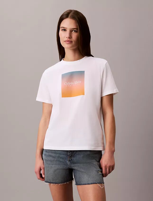 Maglietta classica con grafica tramonto Maglietta classica con grafica tramonto