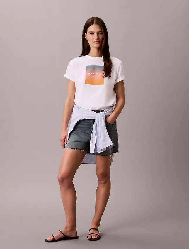 Maglietta classica con grafica tramonto Maglietta classica con grafica tramonto
