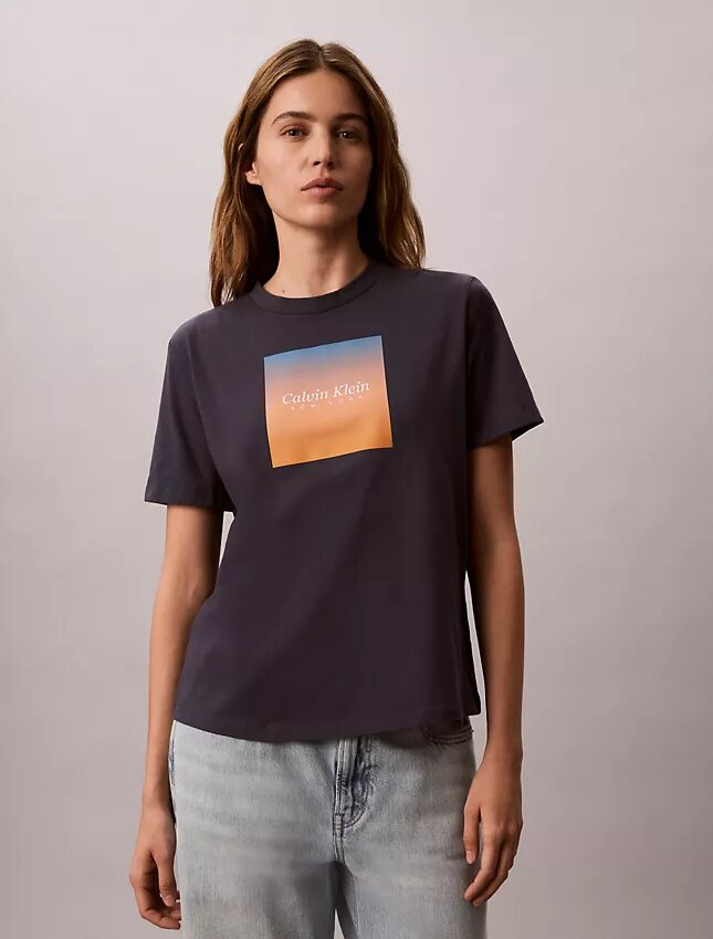 Maglietta classica con grafica tramonto Maglietta classica con grafica tramonto