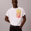 Maglietta comoda con logo Pride in grassetto Maglietta comoda con logo Pride in grassetto