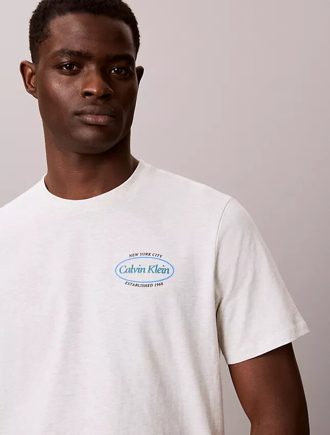 Maglietta con logo grafico Calvin Klein Diner Maglietta con logo grafico Calvin Klein Diner