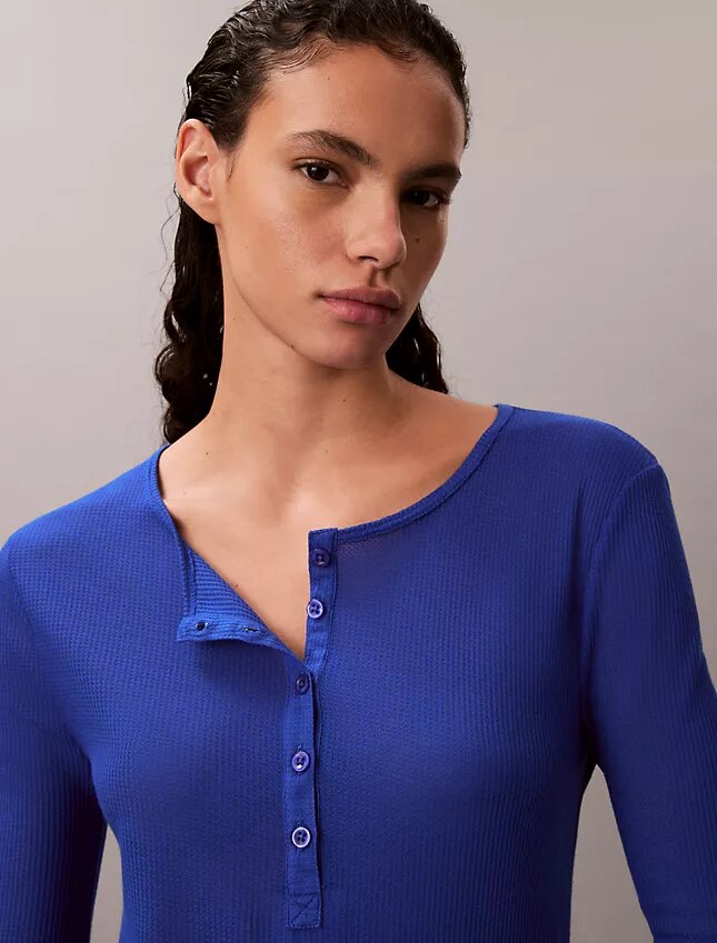 Maglietta Henley leggera a trama waffle Maglietta Henley leggera a trama waffle