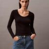 Maglietta in cotone a costine con scollo a U Maglietta in cotone a costine con scollo a U