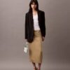 Maglietta in cotone a costine con scollo a U Maglietta in cotone a costine con scollo a U