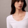 Maglietta in cotone a costine con scollo a U Maglietta in cotone a costine con scollo a U