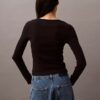 Maglietta in cotone a costine con scollo a U Maglietta in cotone a costine con scollo a U