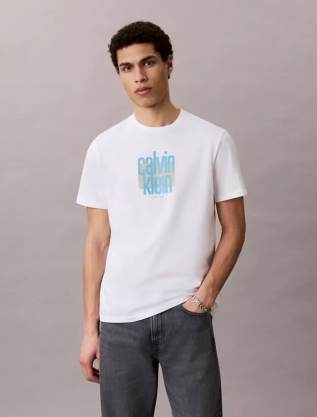 Maglietta moderna con logo grafico Calvin Klein Maglietta moderna con logo grafico Calvin Klein