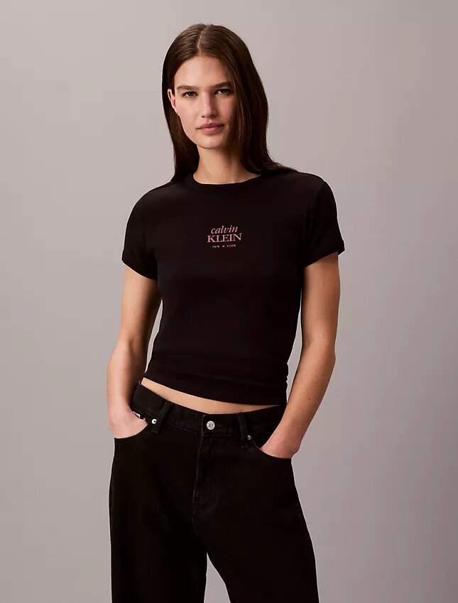 Maglietta slim a costine con logo Maglietta slim a costine con logo