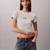 Maglietta slim a costine con logo Maglietta slim a costine con logo