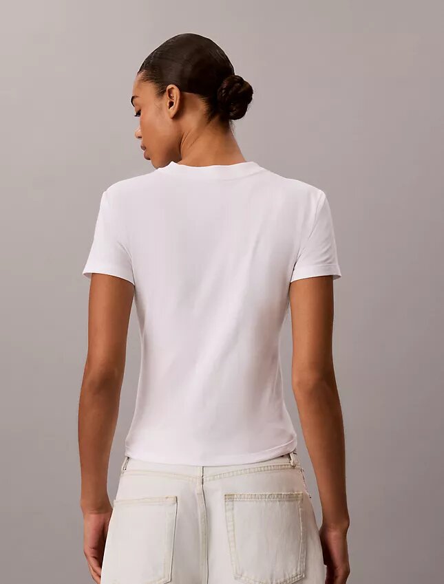 Maglietta slim con logo a strati Maglietta slim con logo a strati