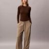 Maglietta slim in nylon elasticizzato Maglietta slim in nylon elasticizzato