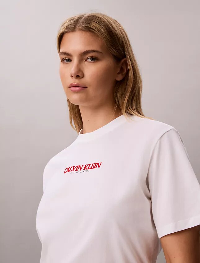 Maglietta squadrata con logo Calvin Klein Maglietta squadrata con logo Calvin Klein