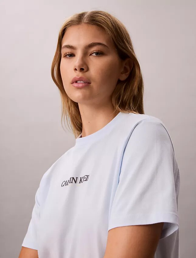 Maglietta squadrata con logo Calvin Klein Maglietta squadrata con logo Calvin Klein