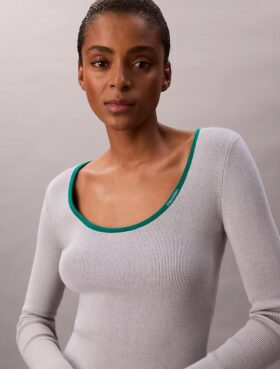 Maglione classico con scollo rotondo in misto cotone Maglione classico con scollo rotondo in misto cotone