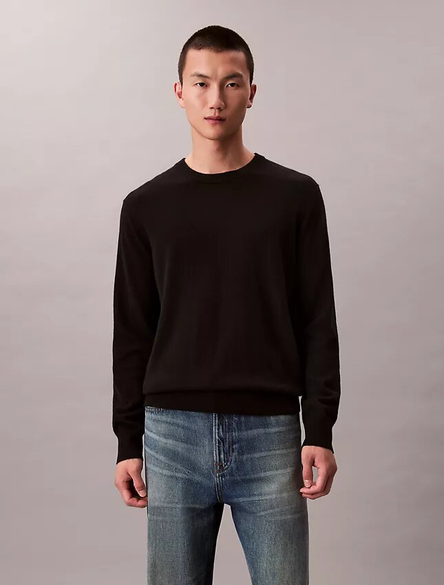 Maglione classico in cashmere a girocollo Maglione classico in cashmere a girocollo