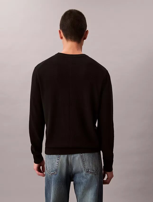 Maglione classico in cashmere a girocollo Maglione classico in cashmere a girocollo