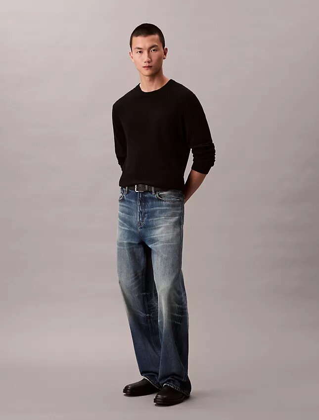 Maglione classico in cashmere a girocollo Maglione classico in cashmere a girocollo
