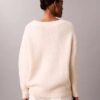 Maglione con scollo a V in misto lana bouclé Maglione con scollo a V in misto lana bouclé