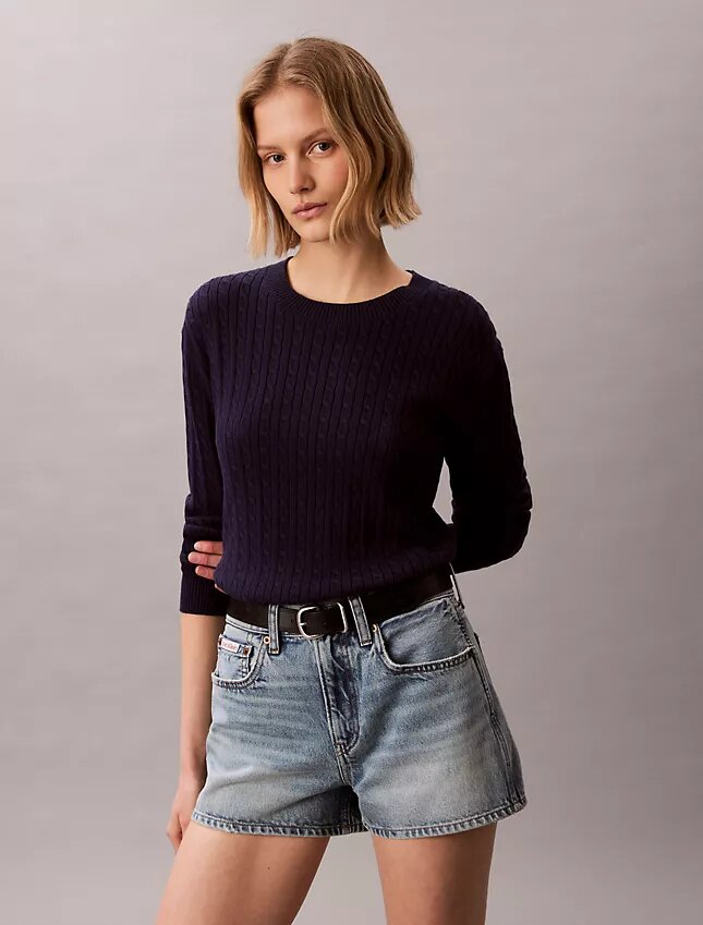 Maglione in cotone a trecce Maglione in cotone a trecce