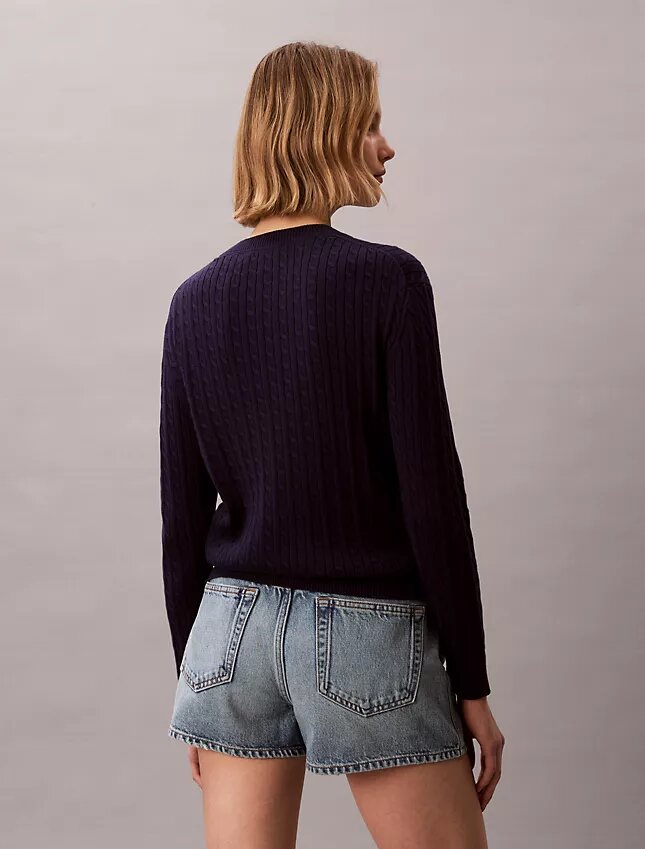 Maglione in cotone a trecce Maglione in cotone a trecce