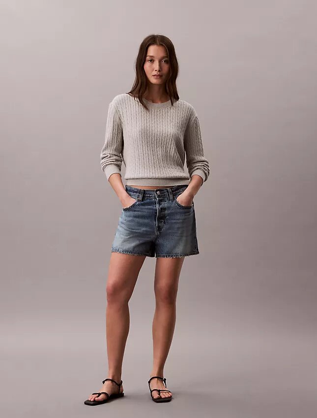 Maglione in cotone a trecce Maglione in cotone a trecce