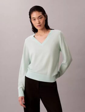 Maglione in lana merino con scollo a V