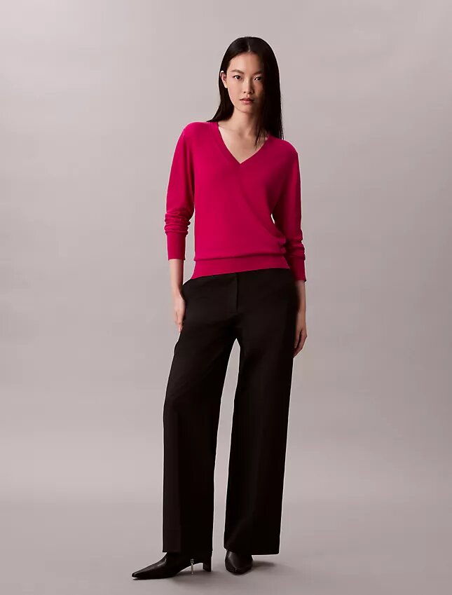 Maglione in lana merino con scollo a V Maglione in lana merino con scollo a V