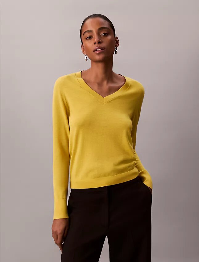 Maglione in lana merino con scollo a V Maglione in lana merino con scollo a V