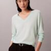 Maglione in lana merino con scollo a V Maglione in lana merino con scollo a V