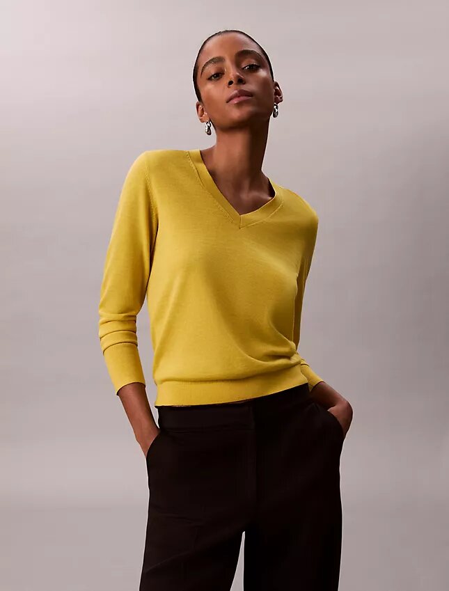Maglione in lana merino con scollo a V Maglione in lana merino con scollo a V
