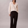 Maglione morbido in lana merino con scollo a V Maglione morbido in lana merino con scollo a V