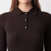 Maglione polo a coste color ambra Maglione polo a coste color ambra