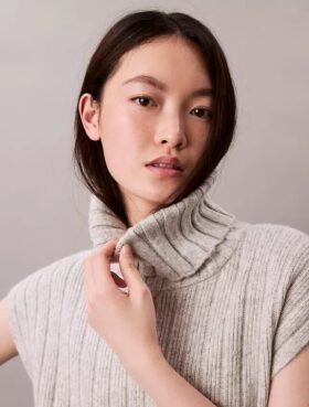 Maglione senza maniche a costine dal taglio morbido