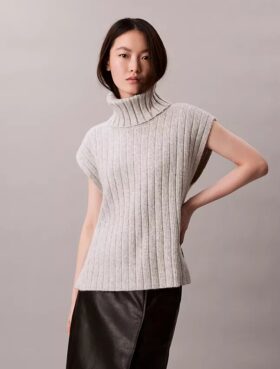 Maglione senza maniche a costine dal taglio morbido