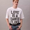 Marc Hundley Pride Love is a Dance Floor T-shirt dal taglio morbido