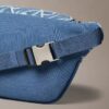 Marsupio in Denim con logo a tutto campo Marsupio in Denim con logo a tutto campo