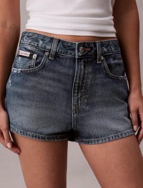 Mini shorts in Denim