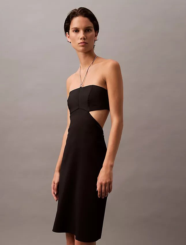 Miniabito con scollo all’americana e cut-out Miniabito con scollo all’americana e cut-out