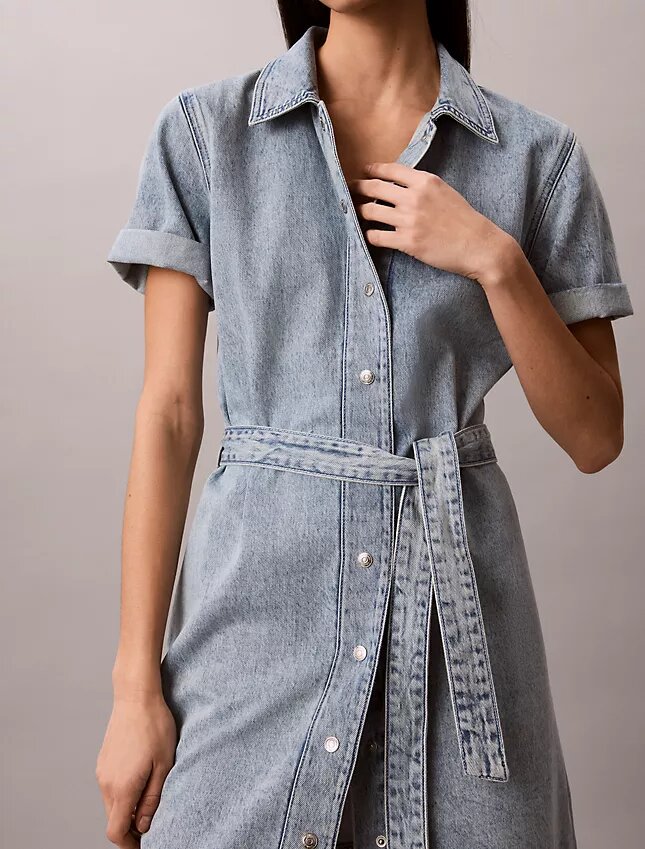 Miniabito in denim con cintura Miniabito in denim con cintura