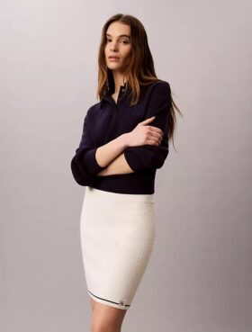 Minigonna in maglia a micro trecce
