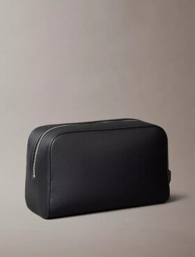 Necessaire con finitura granulata
