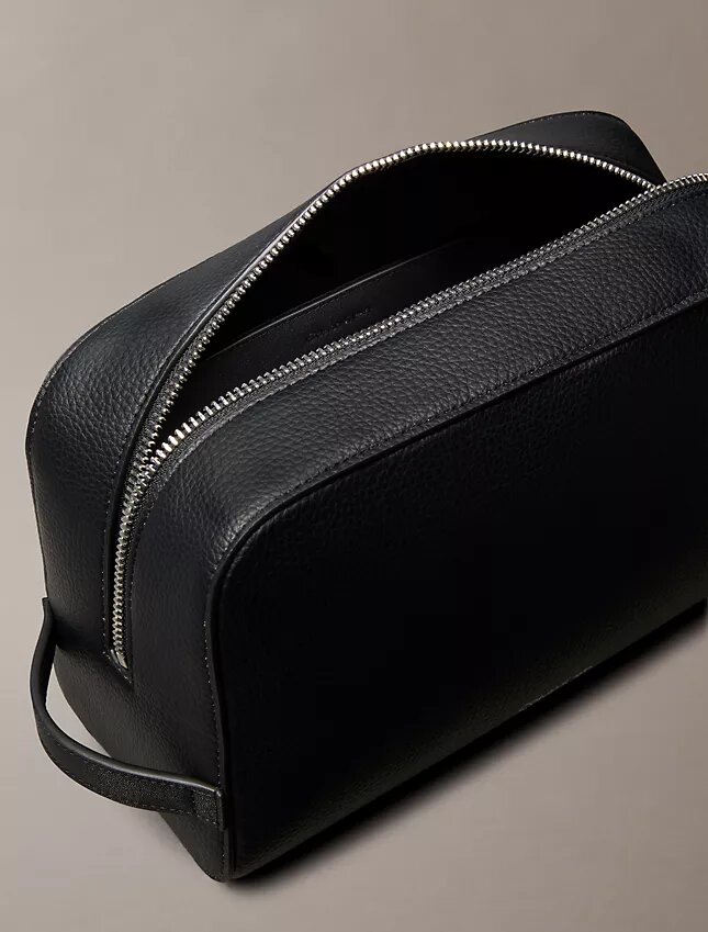 Necessaire con finitura granulata Necessaire con finitura granulata