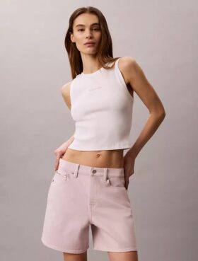 Pantaloncini a vita alta e linea ad A tinti in capo
