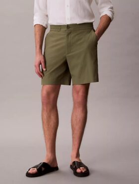 Pantaloncini dritti in seersucker con elastico da 18 cm