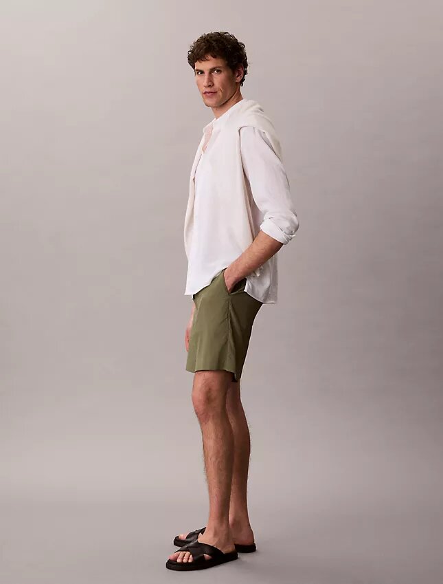 Pantaloncini dritti in seersucker con elastico da 18 cm Pantaloncini dritti in seersucker con elastico da 18 cm