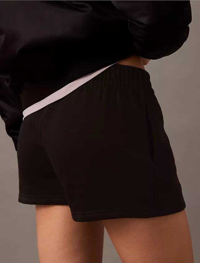 Pantaloncini in felpa con logo d’archivio Pantaloncini in felpa con logo d’archivio