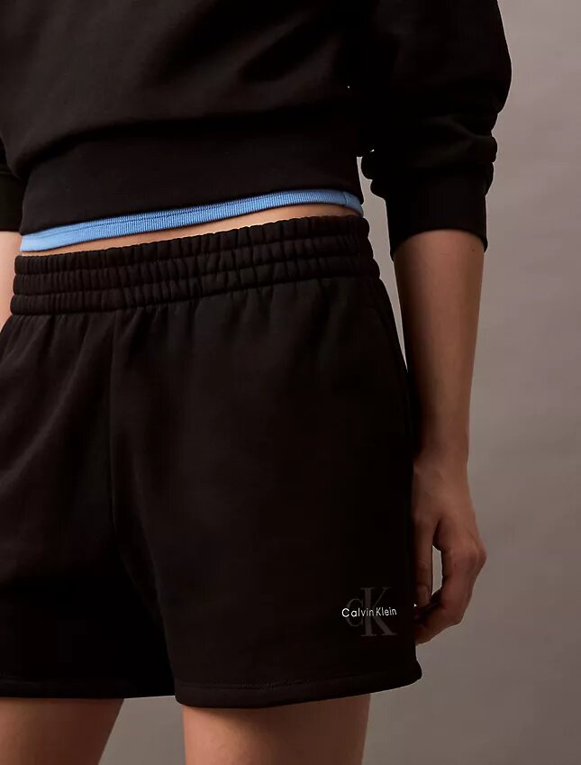 Pantaloncini in pile Monologo Pantaloncini in pile Monologo