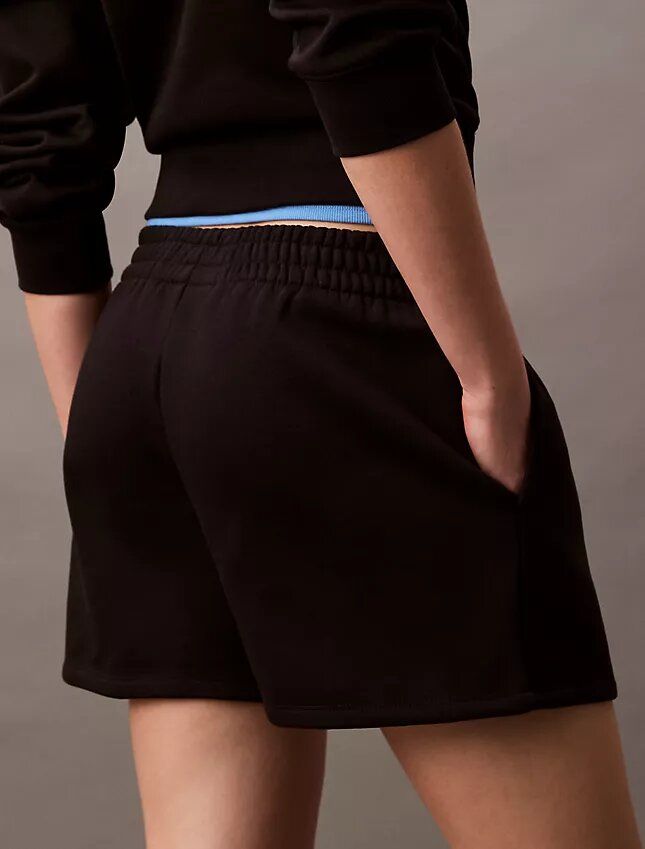Pantaloncini in pile Monologo Pantaloncini in pile Monologo